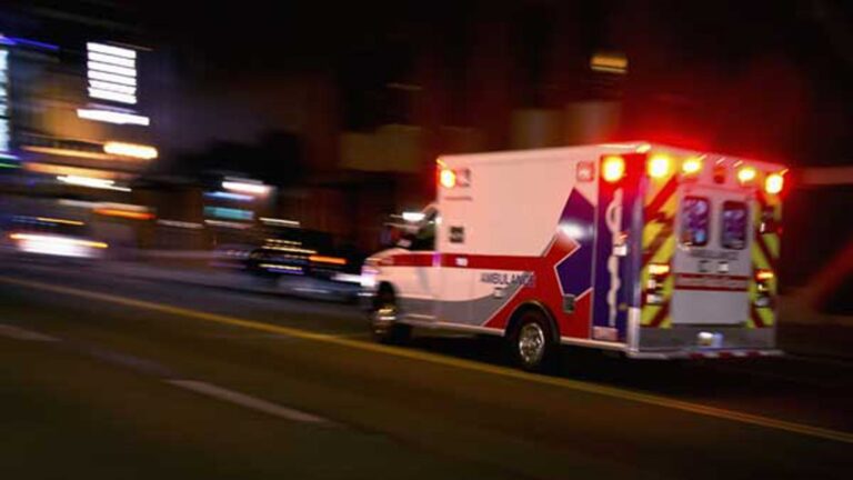 Man demands free food, stabs 3 in Wrightwood restaurant, Chicago police say
