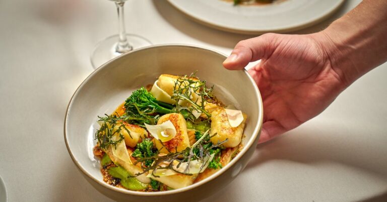 Danny Meyer’s Gramercy Tavern Changed the Way New York Eats