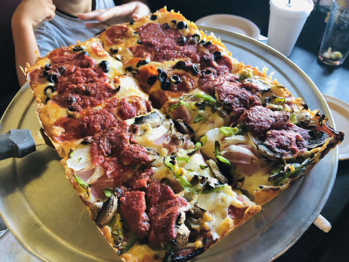 Whitmer, Pritzker argue about Detroit vs. Chicago style pizza. We all know the winner.